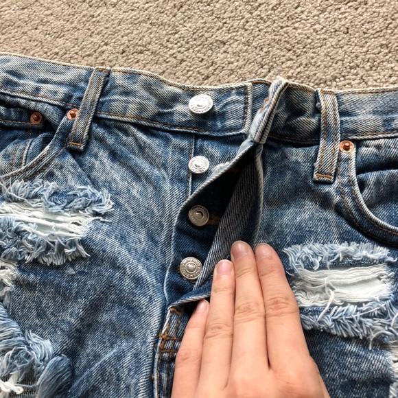 HIGH RISE LIGHT DENIM JEAN SHORTS BY RUNWAYDREAMZ - Picture 2 of 4